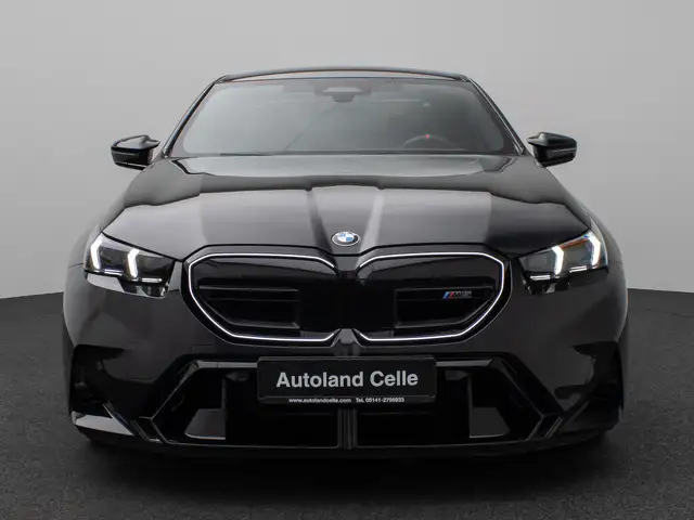 BMW M5 view 2
