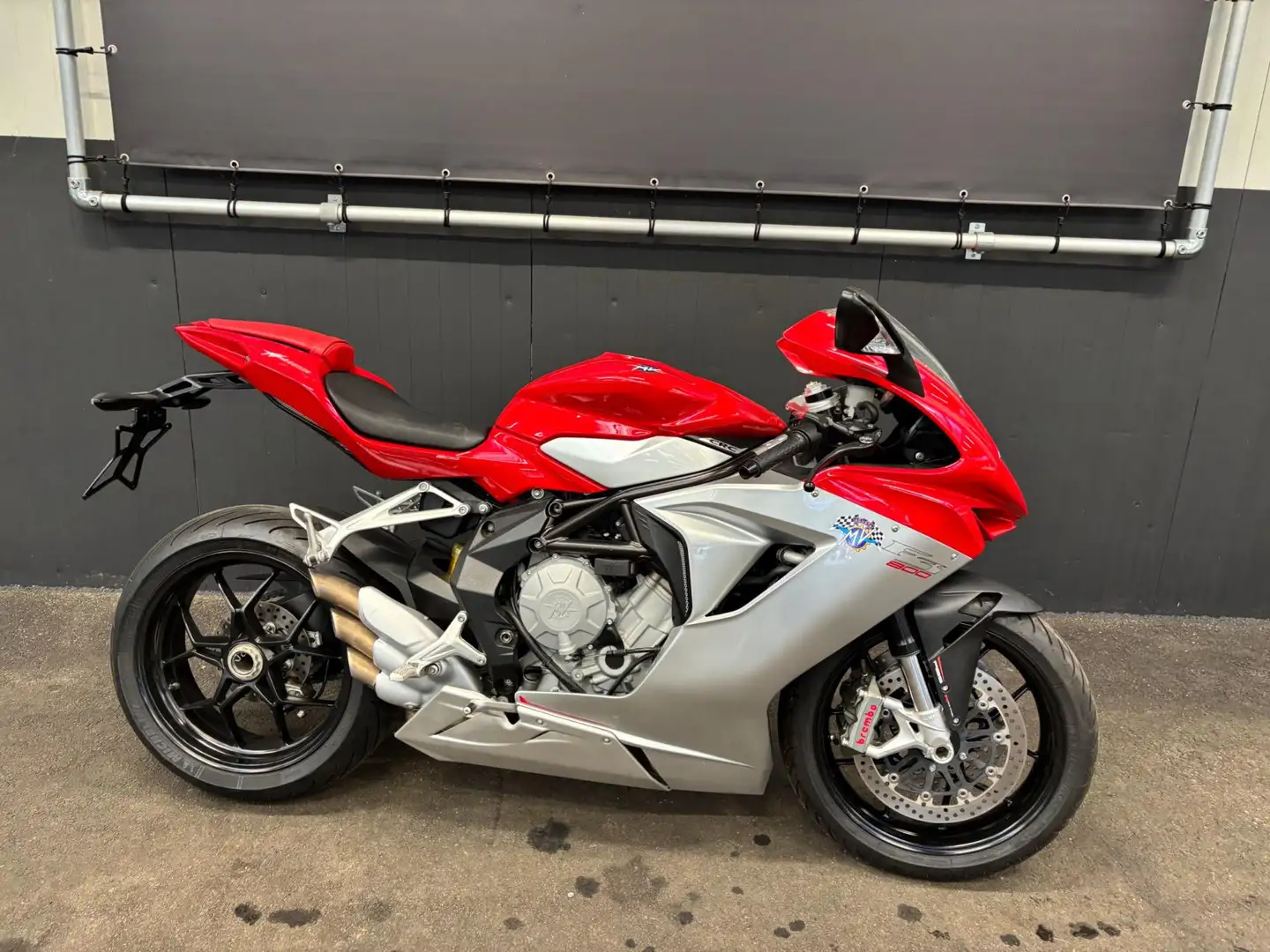 MV Agusta F3 800 ABS Rood - 1