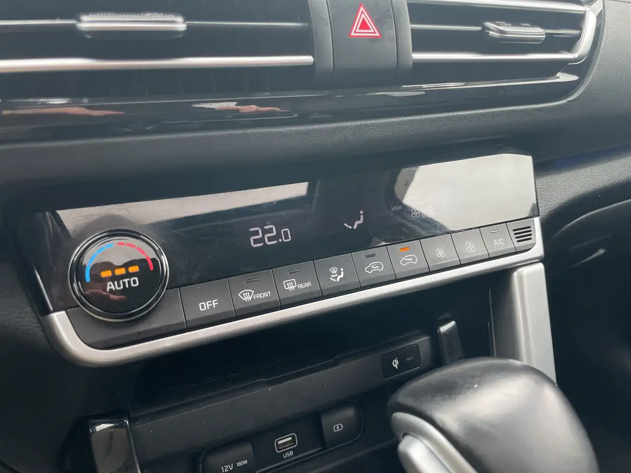 Kia Seltos снимка Kia Seltos