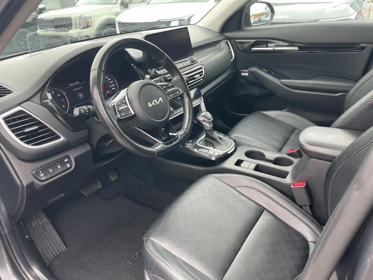 Kia Seltos снимка Kia Seltos