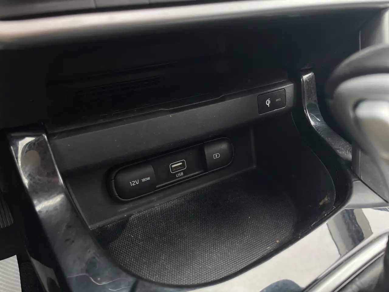 Kia Seltos снимка Kia Seltos