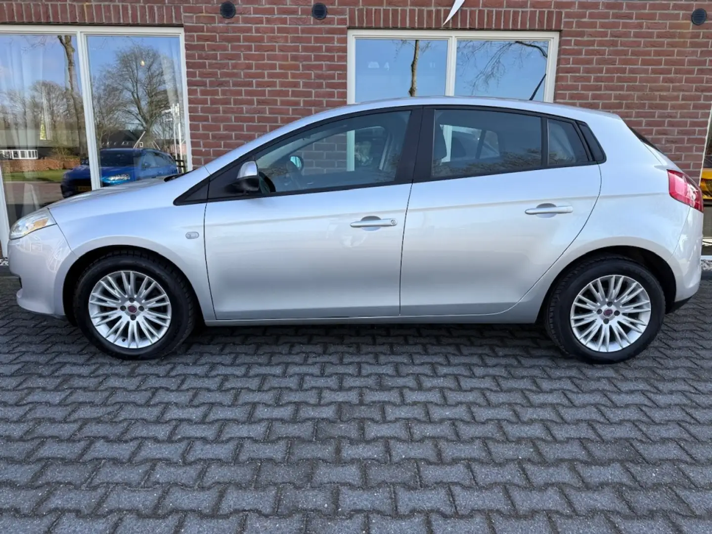 Fiat Bravo 1.4 T-Jet Corporate NIEUWE APK / RIJDT GOED / AIRC Grau - 2