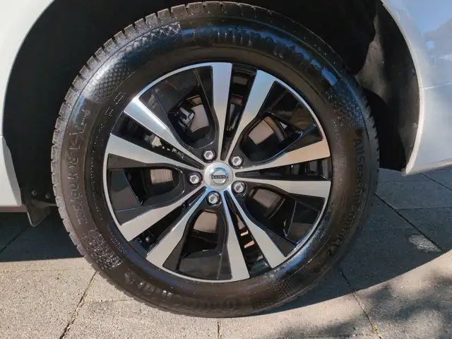Volvo XC60 view 20