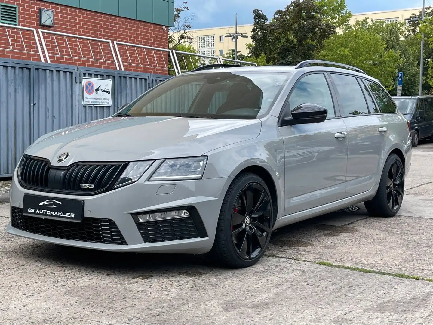 Skoda Octavia Combi RS 4x4 Pano ACC Grau - 2