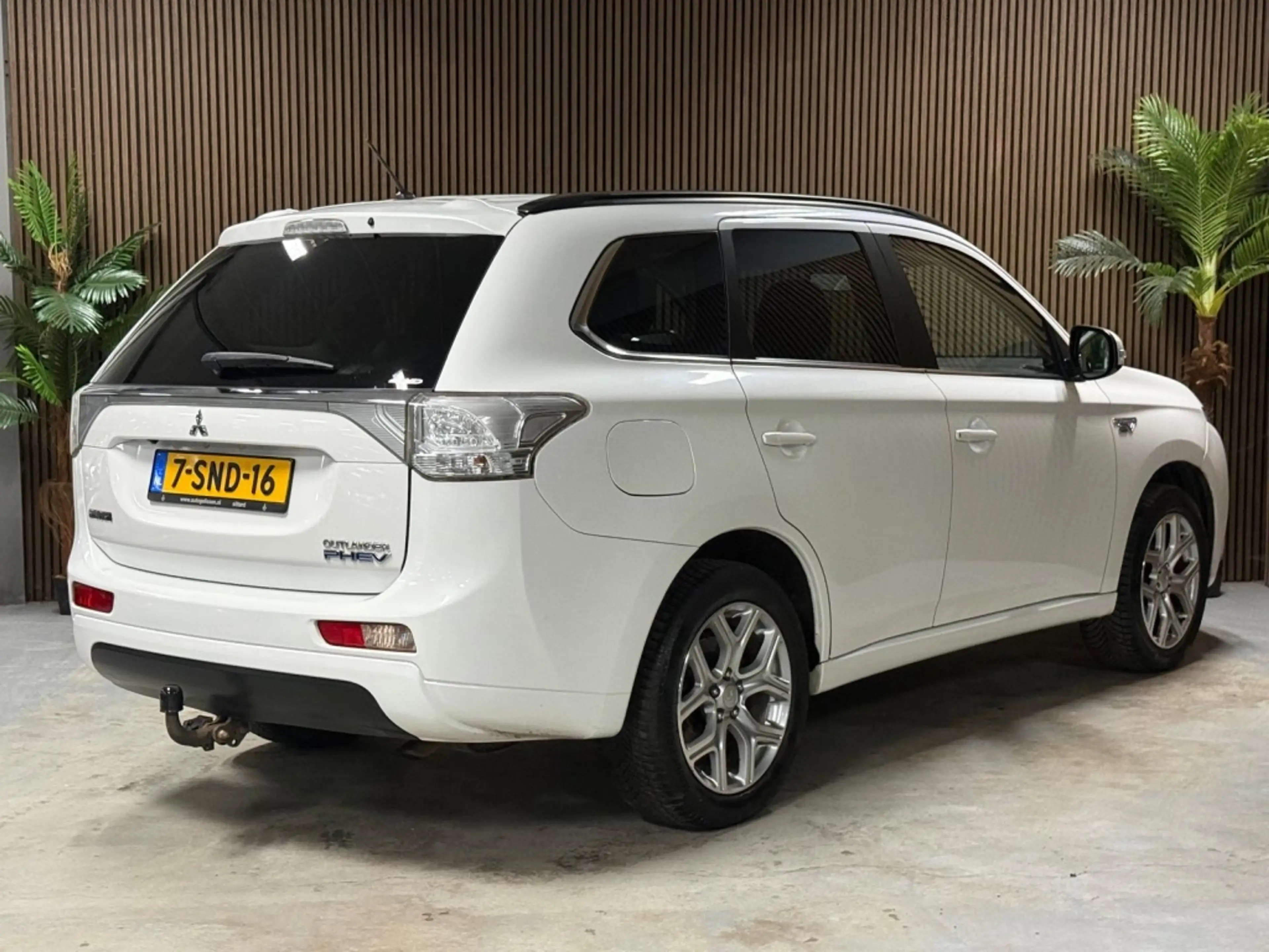 Mitsubishi Outlander 2.0 PHEV Instyle — photo 7