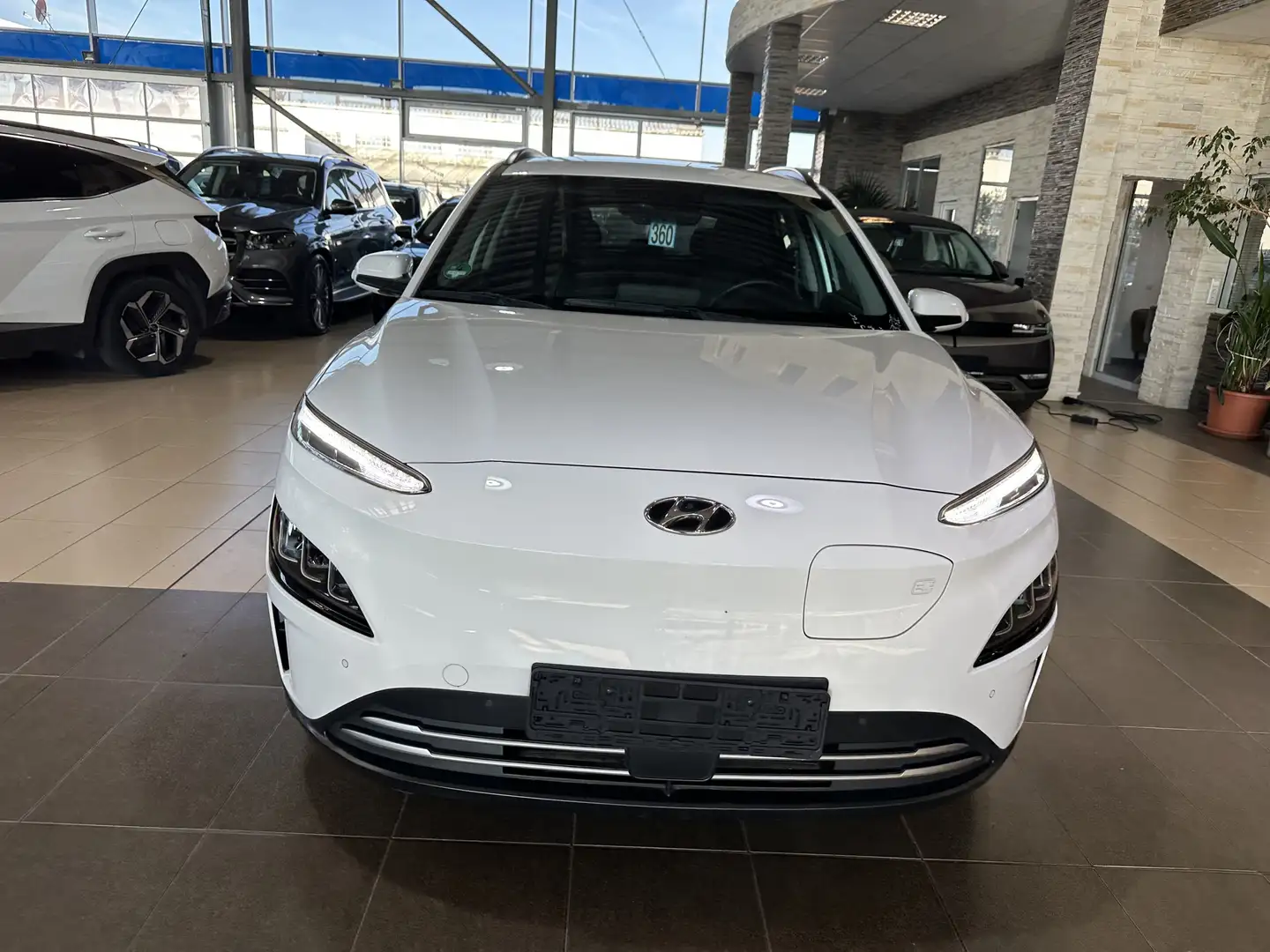 Hyundai KONA Trend Navi dig.Cockpit ACC LED R.Cam SHZ Weiß - 2