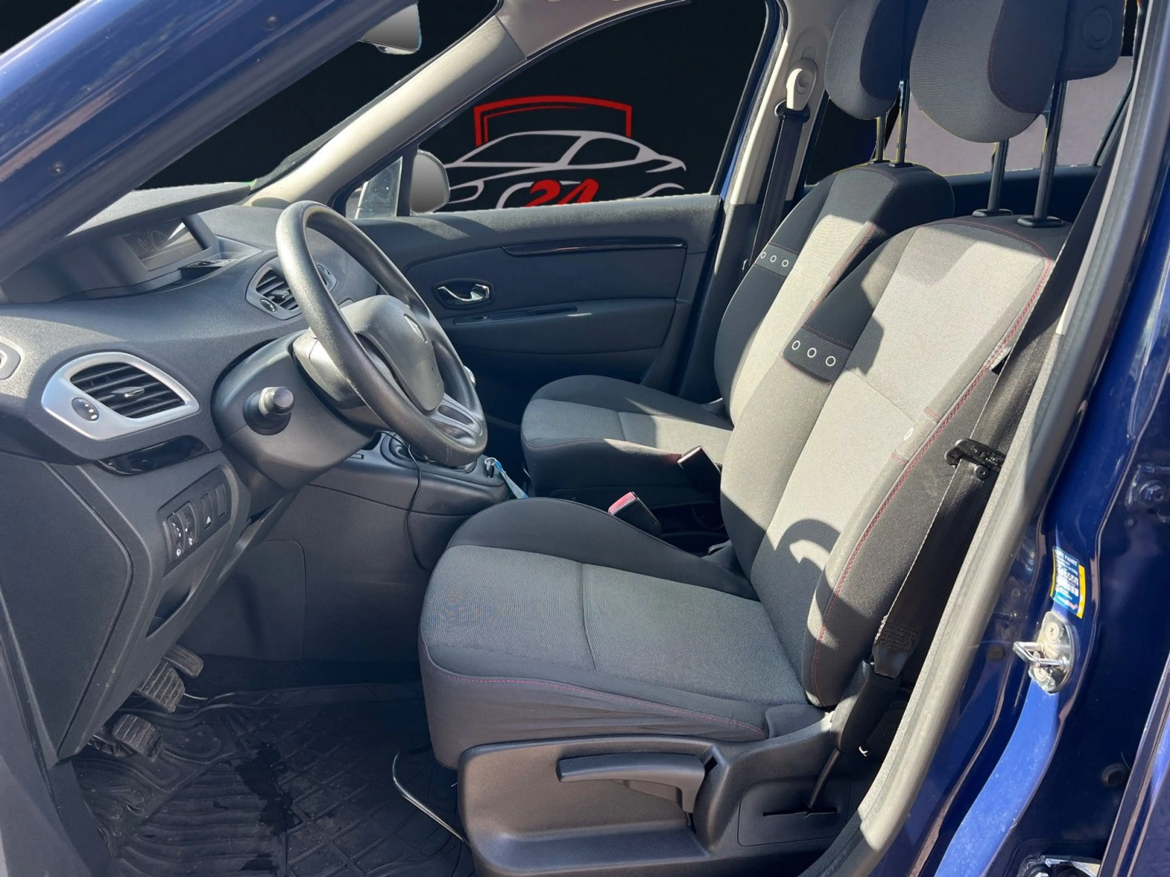 Renault Grand Scenic III 1.5 dCI/ 7 - Sitzer — photo 9