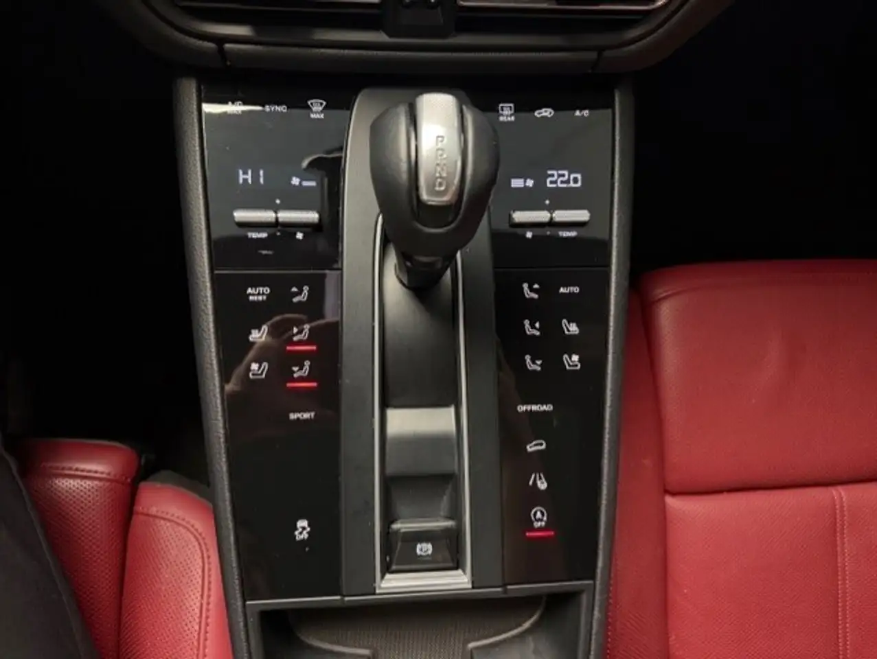 Porsche Macan снимка Porsche Macan