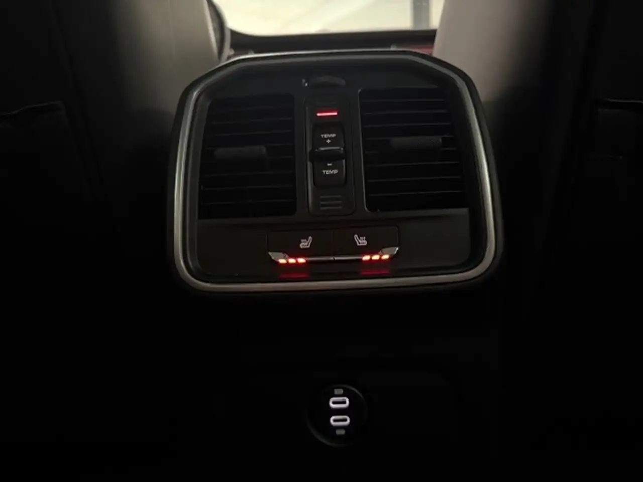 Porsche Macan снимка Porsche Macan