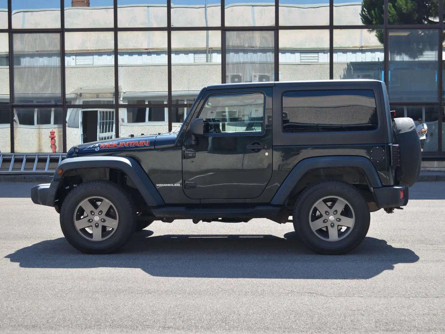 Jeep Wrangler 2.8 crd 200cv Montain automatica Nero - 2
