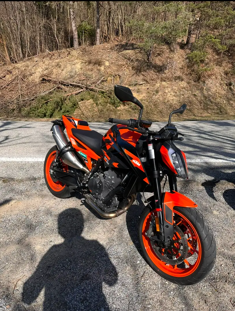 KTM 890 Duke GP - 1