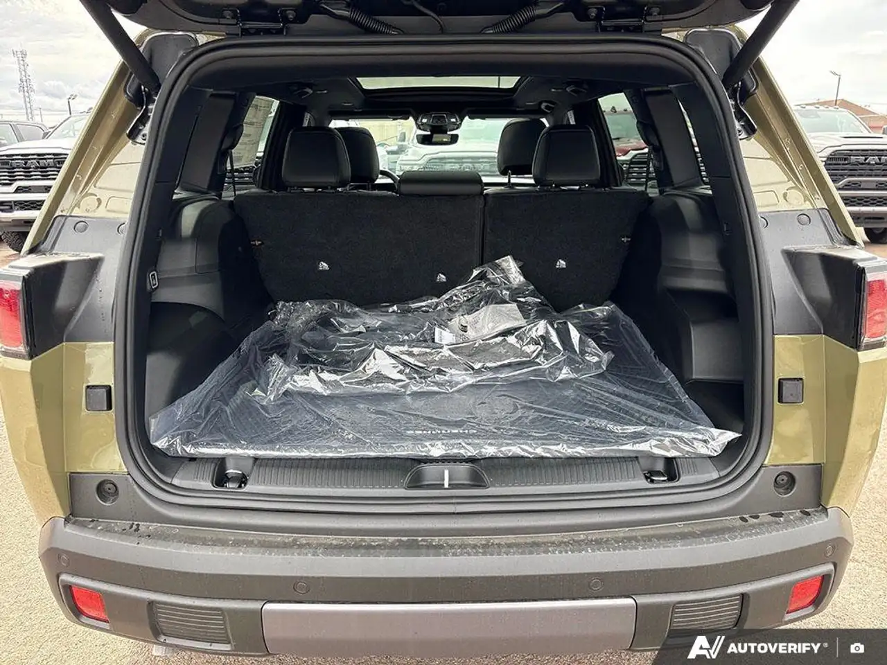 Jeep Cherokee снимка Jeep Cherokee