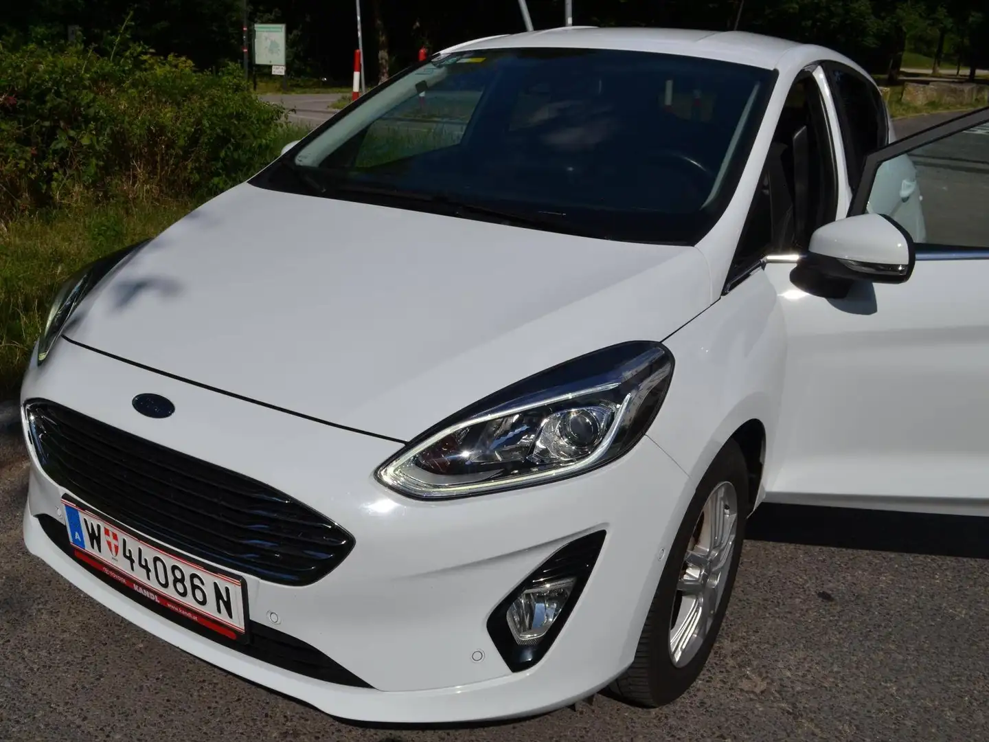 Ford Fiesta Fiesta Titanium 1,1 Start/Stop Titanium Weiß - 1