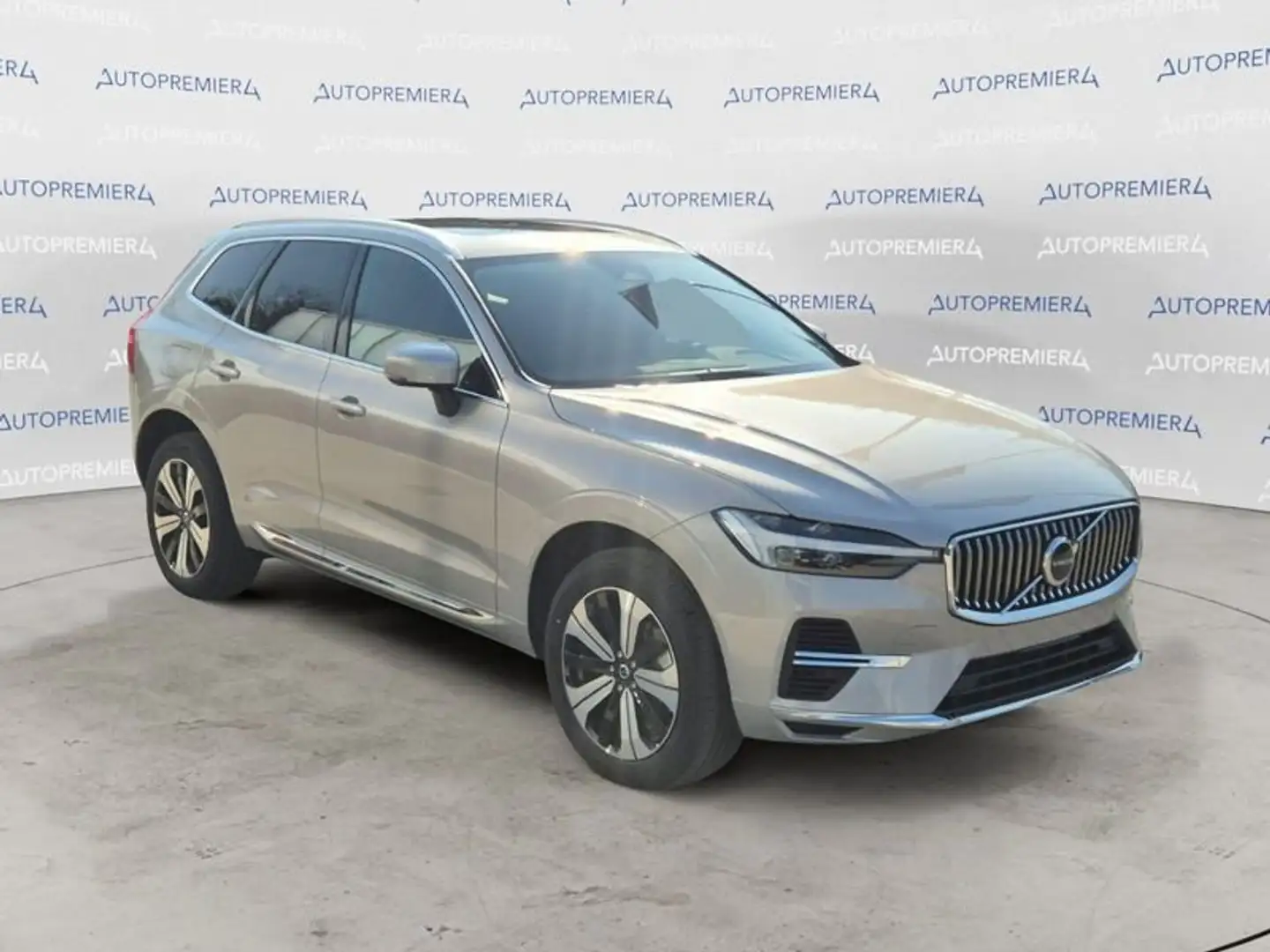Volvo XC60 T6 Plug-in hybrid AWD automatico Core AUTOCARRO N1 Grigio - 2