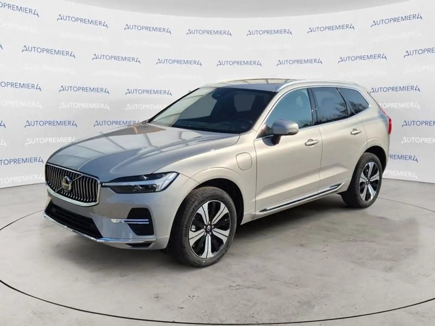 Volvo XC60 T6 Plug-in hybrid AWD automatico Core AUTOCARRO N1 Grigio - 1
