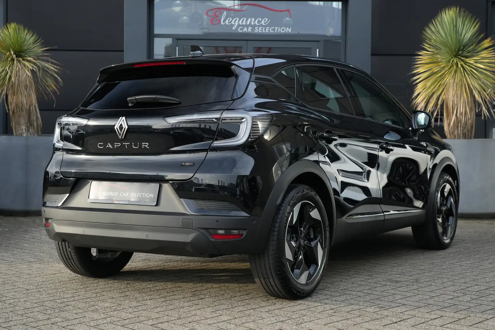 Renault Captur 1.8 E-Tech full hybrid 160 techno 160pk Navigatie/ Schwarz - 2