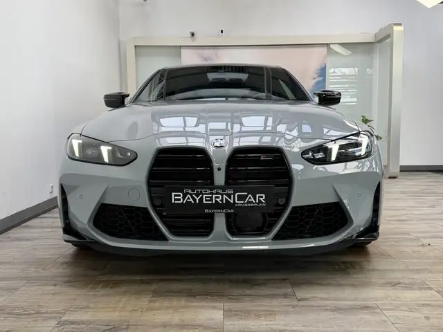 BMW M4 view 2
