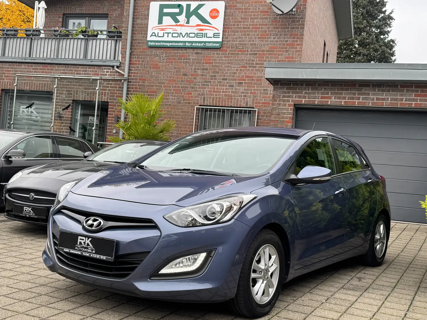 Hyundai i30 Navigation/PDC/1.Hand - 1