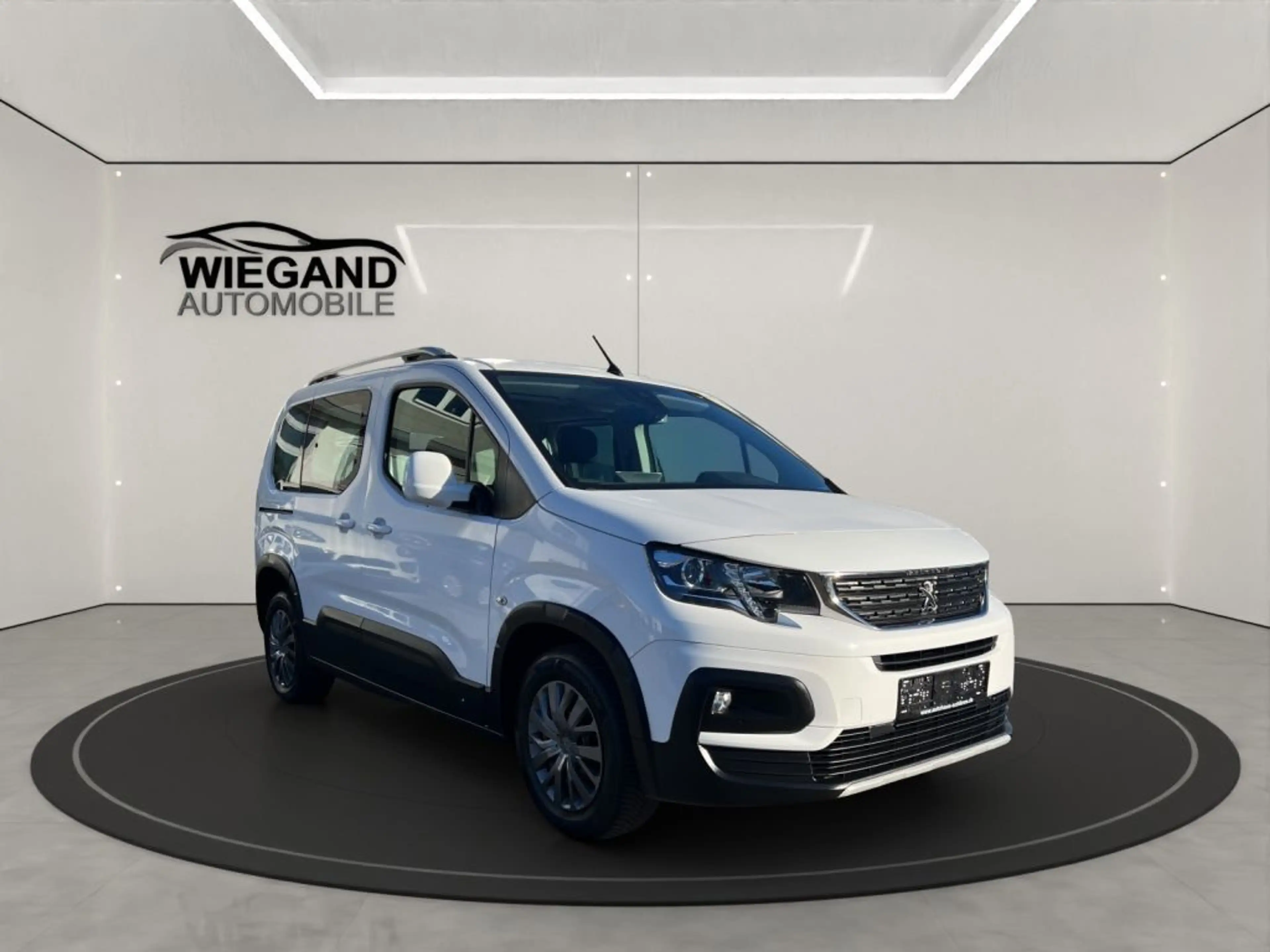 Peugeot Rifter PureTech 130 L1 EAT8 Allure — photo 7