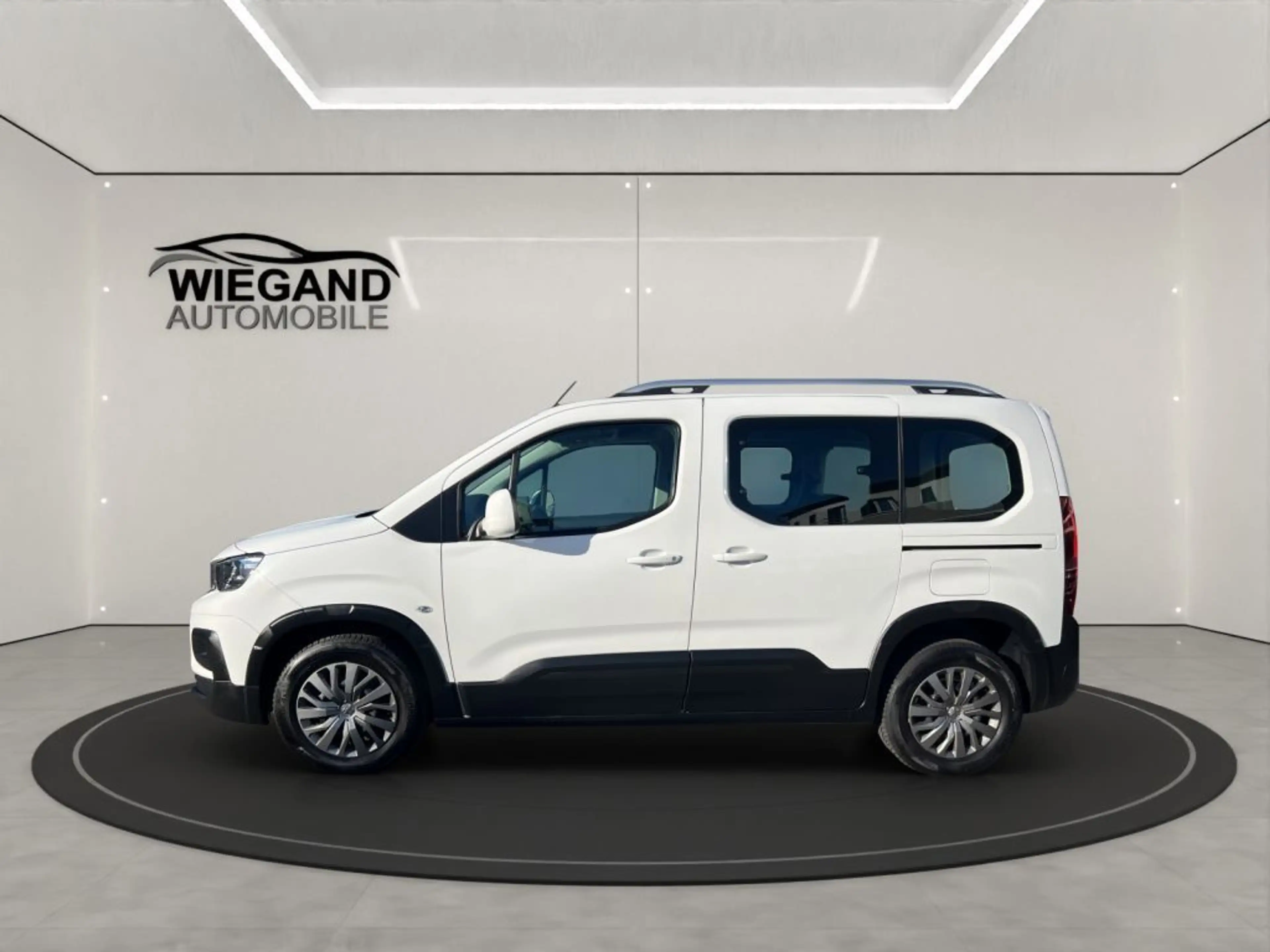 Peugeot Rifter PureTech 130 L1 EAT8 Allure — photo 2