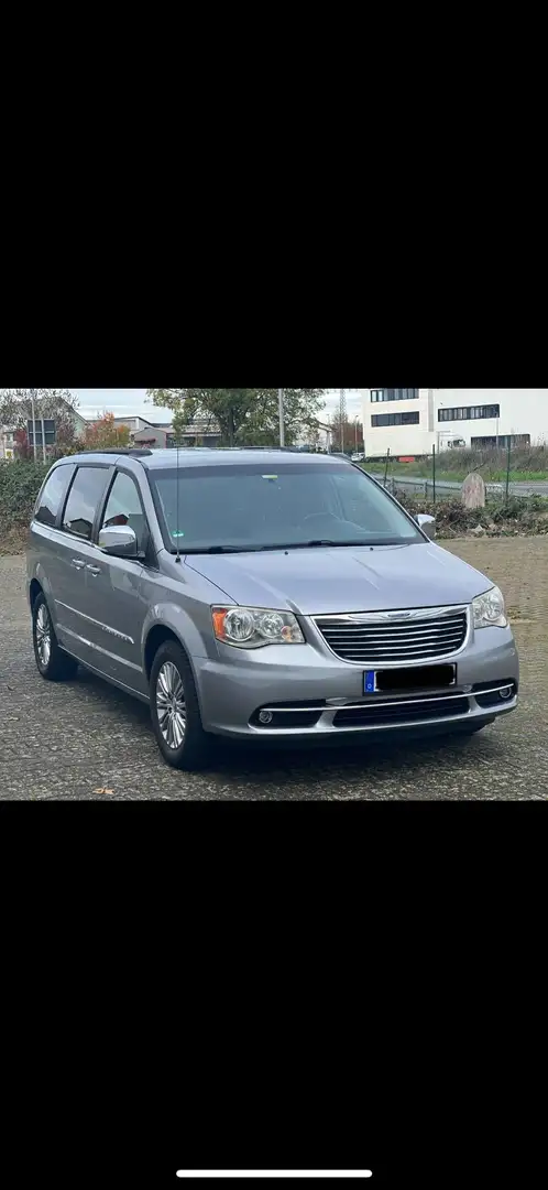 Chrysler Town & Country 3,6 l, Automatik, 283 PS sehr guter Zustand Plateado - 1