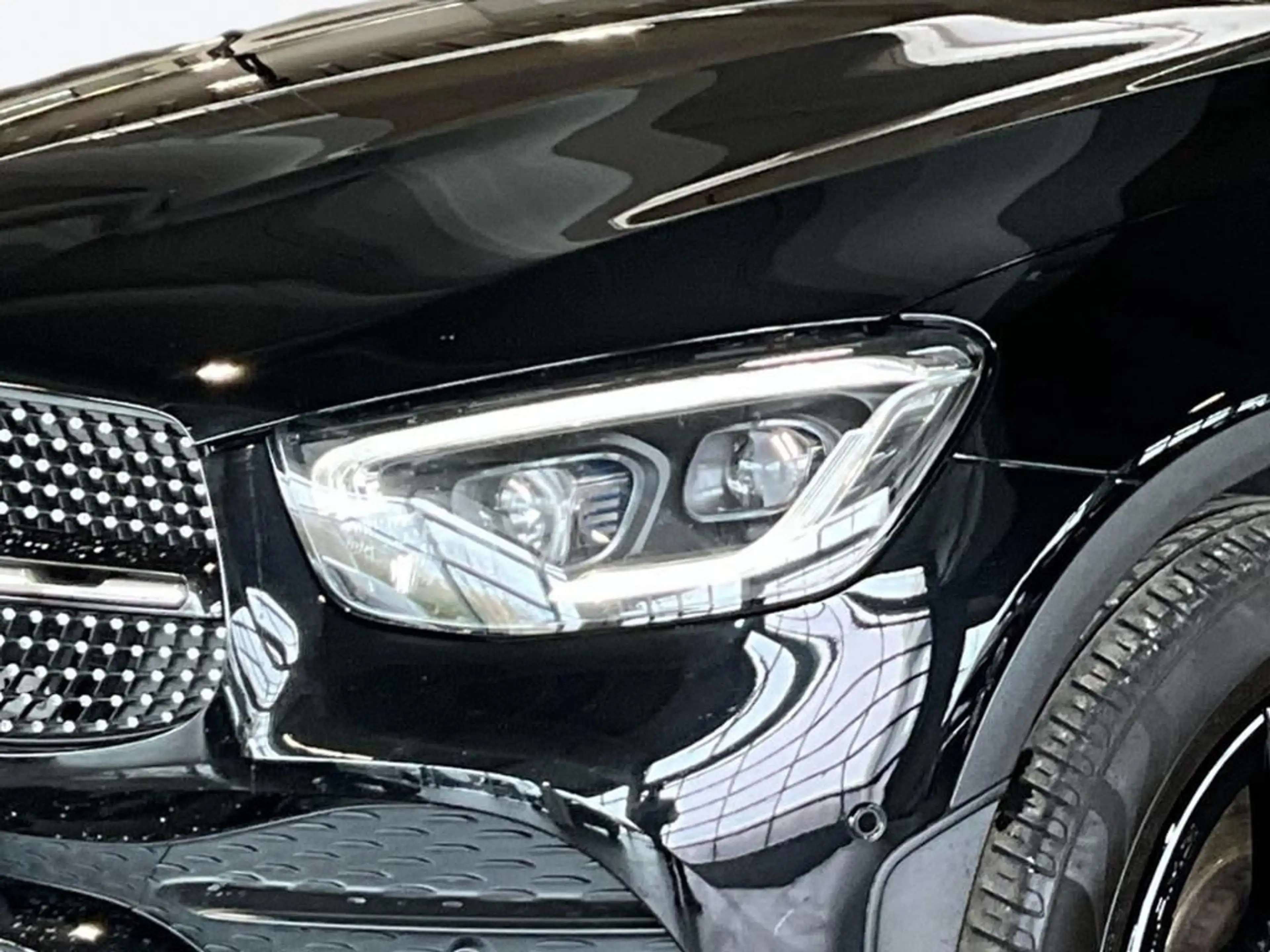 Mercedes-Benz GLC 200 4M AMG Line AUT DynLicht Fernlichtass. — photo 4