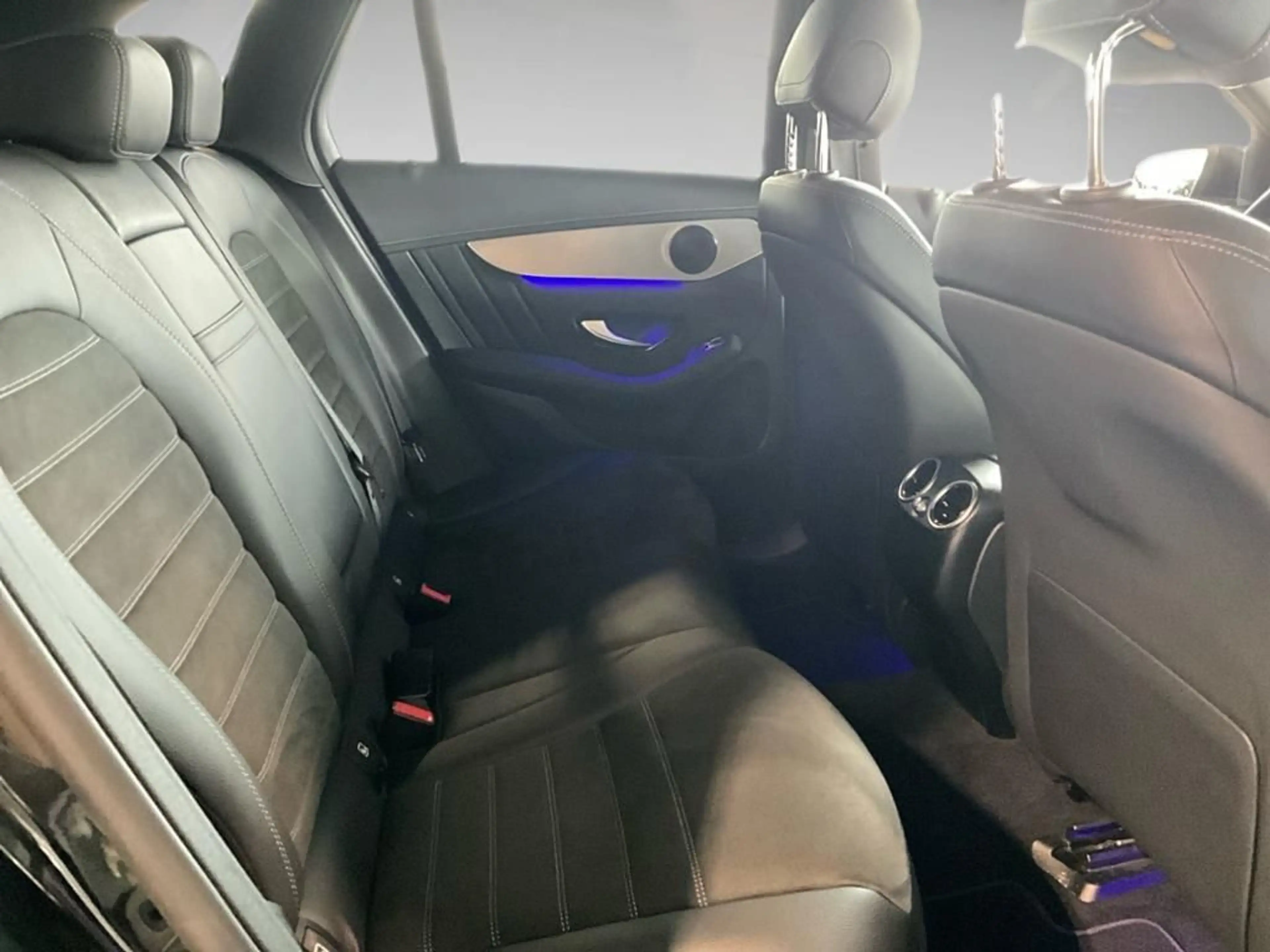 Mercedes-Benz GLC 200 4M AMG Line AUT DynLicht Fernlichtass. — photo 13