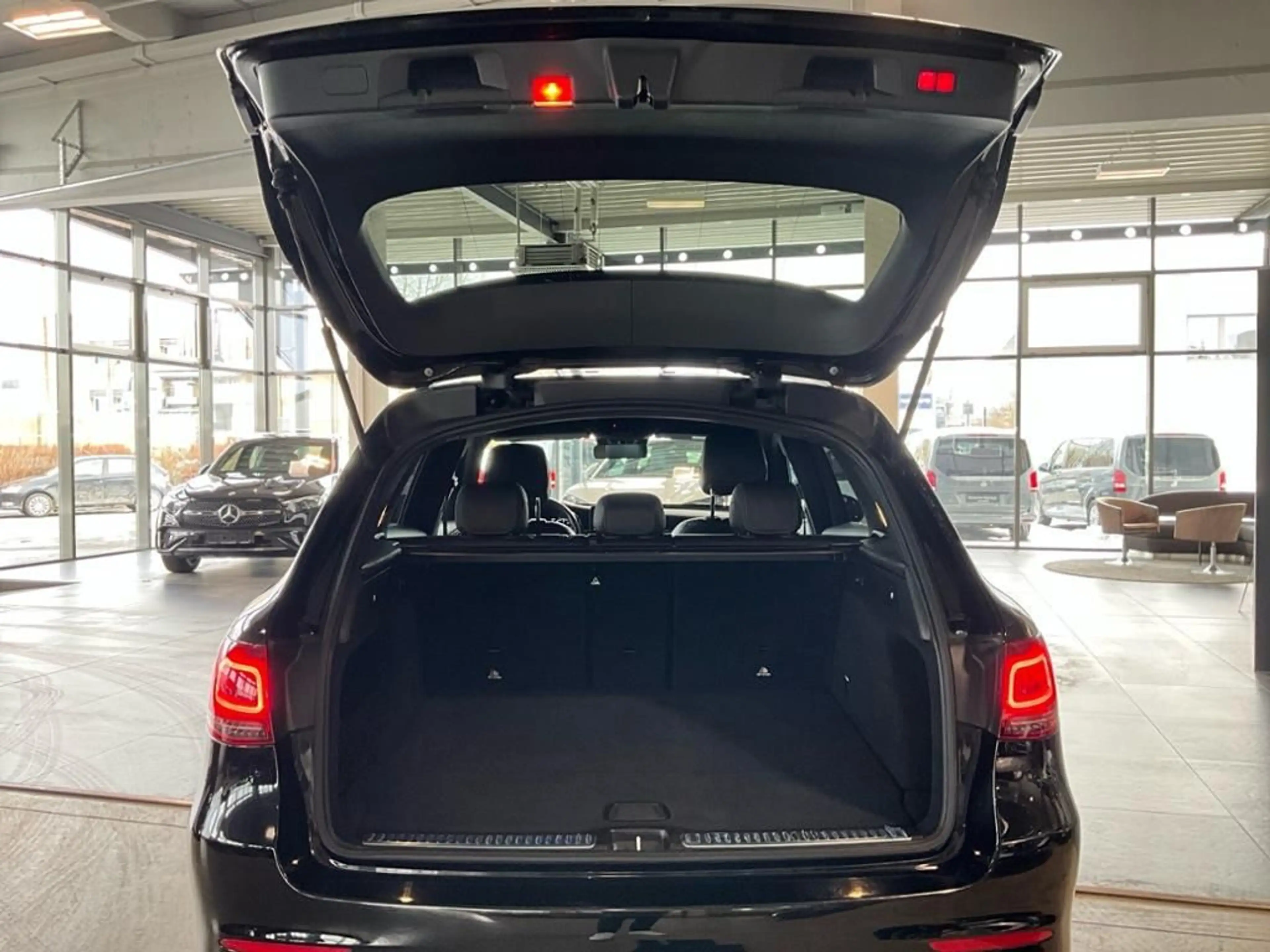 Mercedes-Benz GLC 200 4M AMG Line AUT DynLicht Fernlichtass. — photo 15
