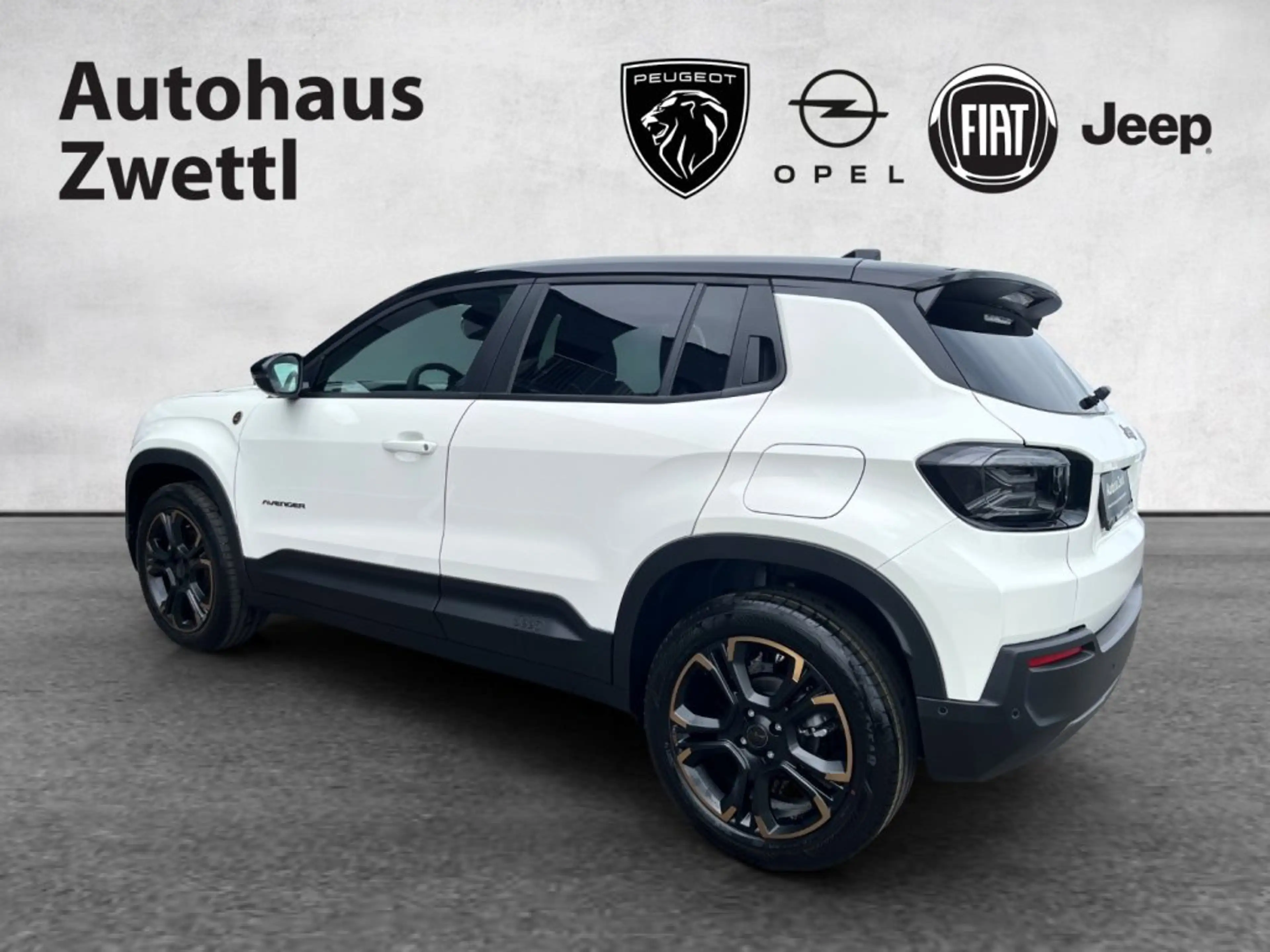 Jeep Avenger 85th Anniversary MHEV 110 — photo 4
