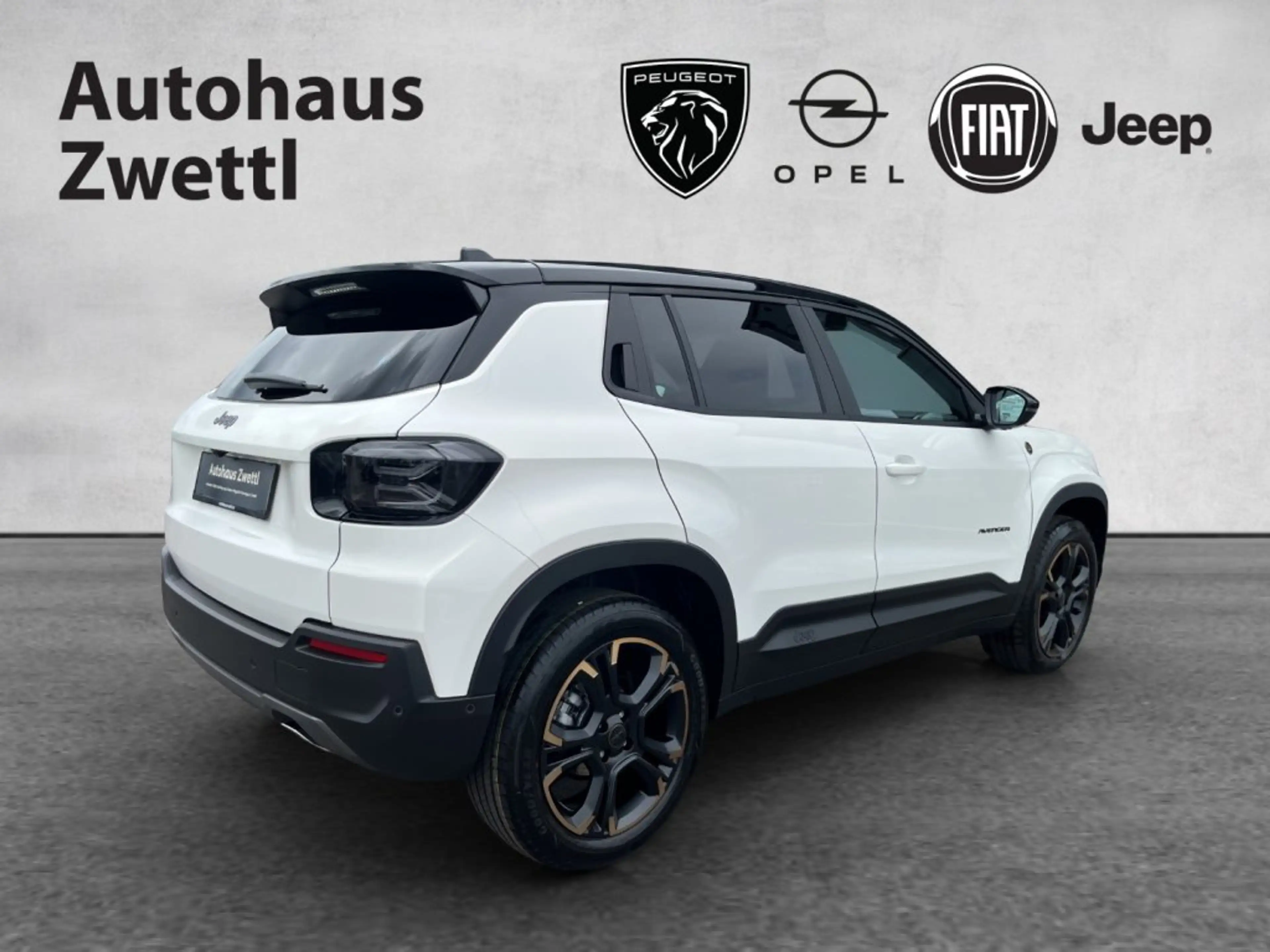 Jeep Avenger 85th Anniversary MHEV 110 — photo 6