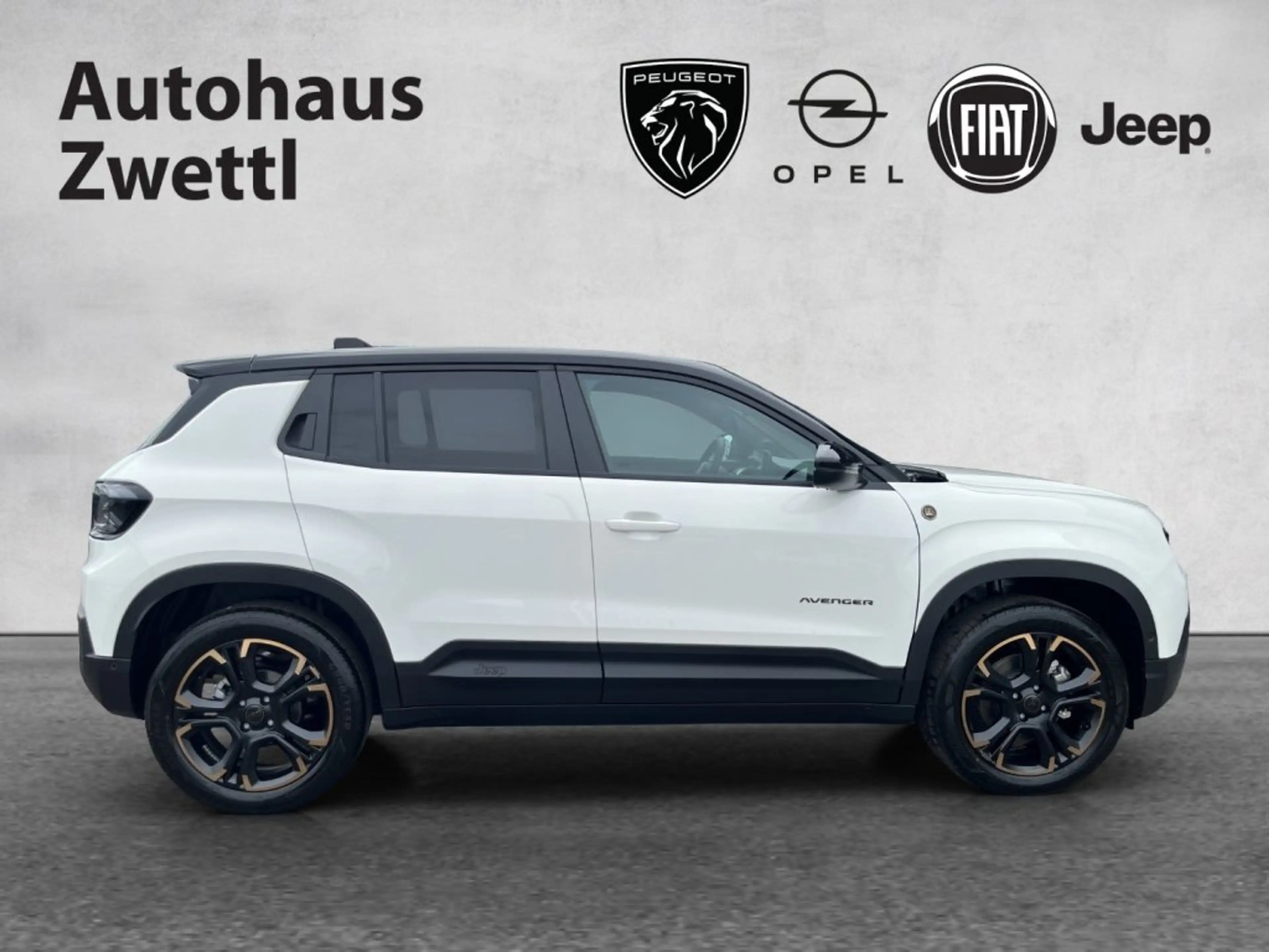 Jeep Avenger 85th Anniversary MHEV 110 — photo 7