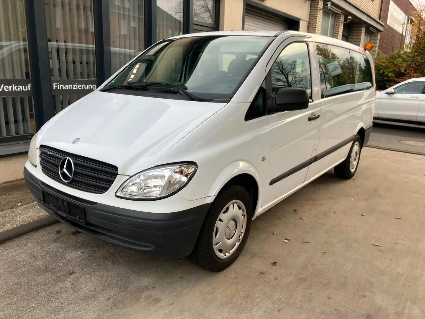 Mercedes-Benz Vito CDI lang 9-Sitzer Klima Weiß - 1