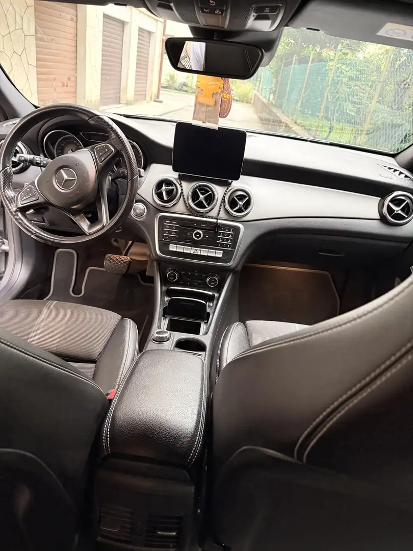 Mercedes-Benz GLA 180 Sport auto - 2