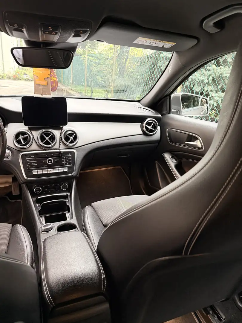 Mercedes-Benz GLA 180 Sport auto - 1