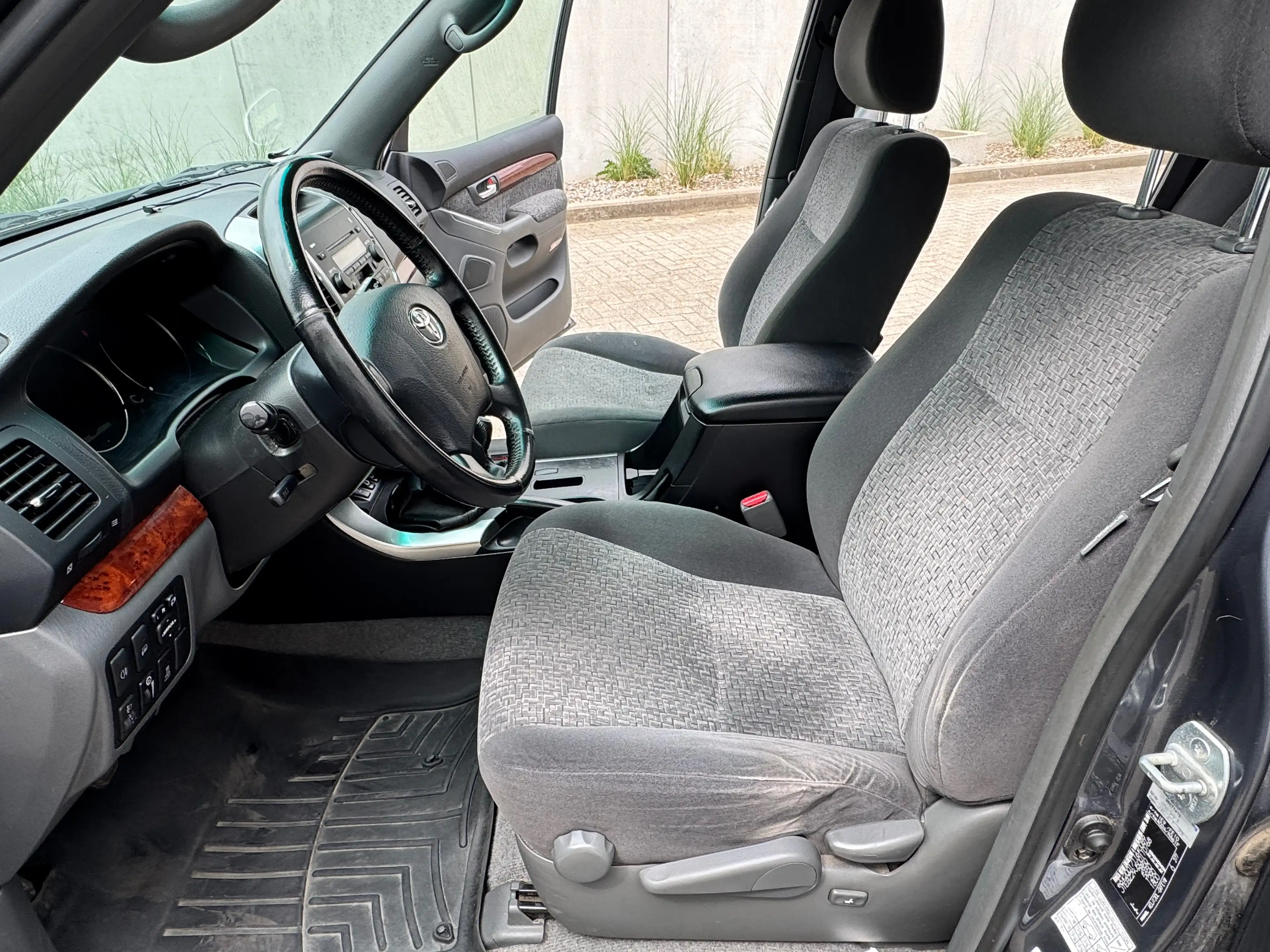 Toyota Land Cruiser Prado — photo 8