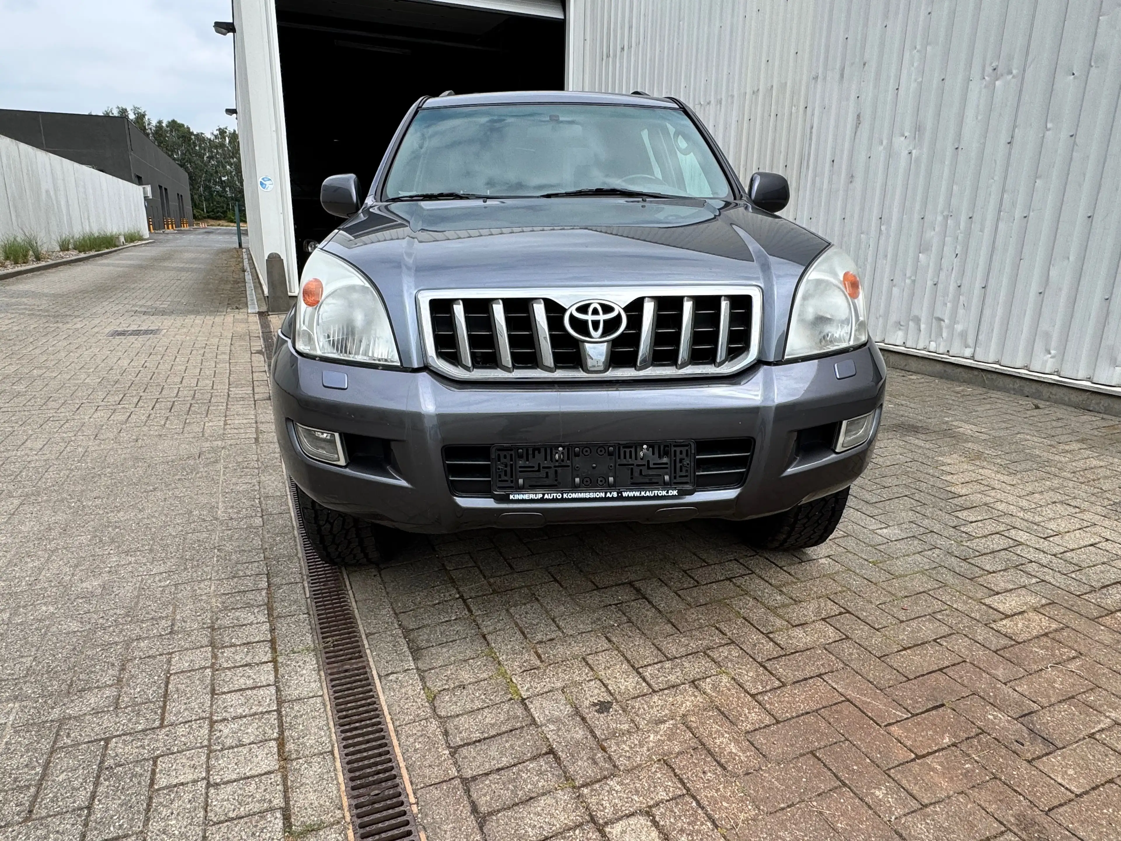 Toyota Land Cruiser Prado — photo 5