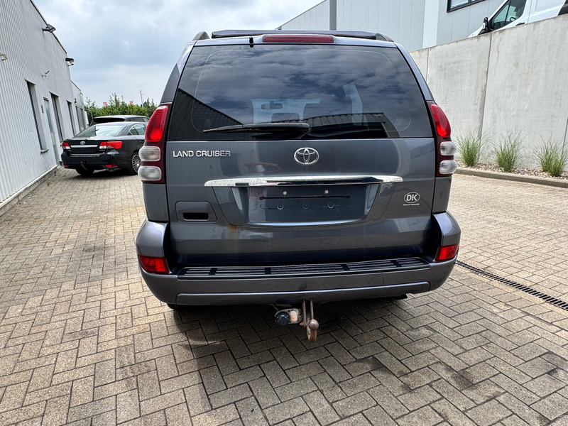 Toyota Land Cruiser Prado — photo 6