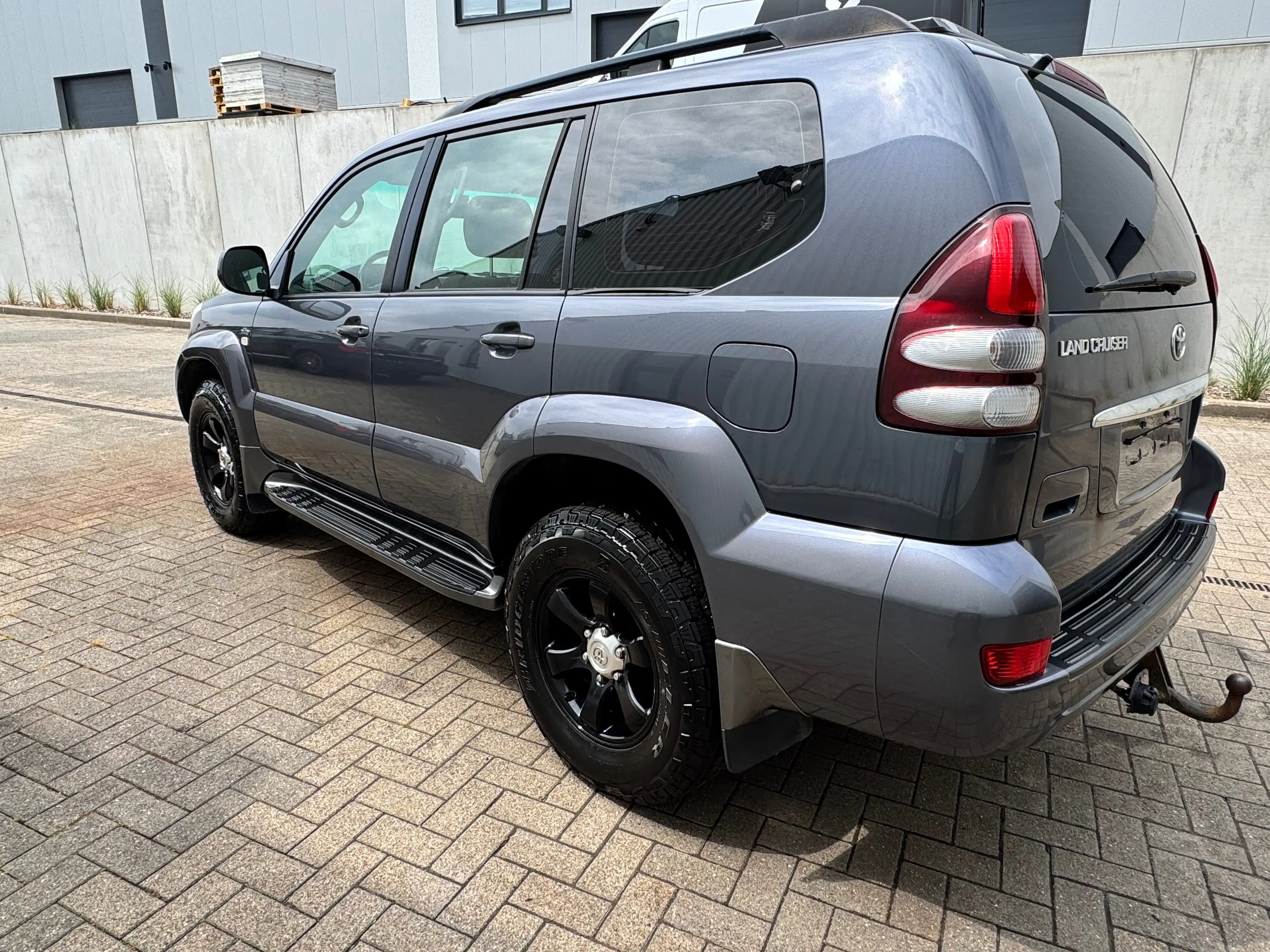 Toyota Land Cruiser Prado — photo 4