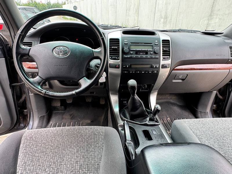 Toyota Land Cruiser Prado — photo 13