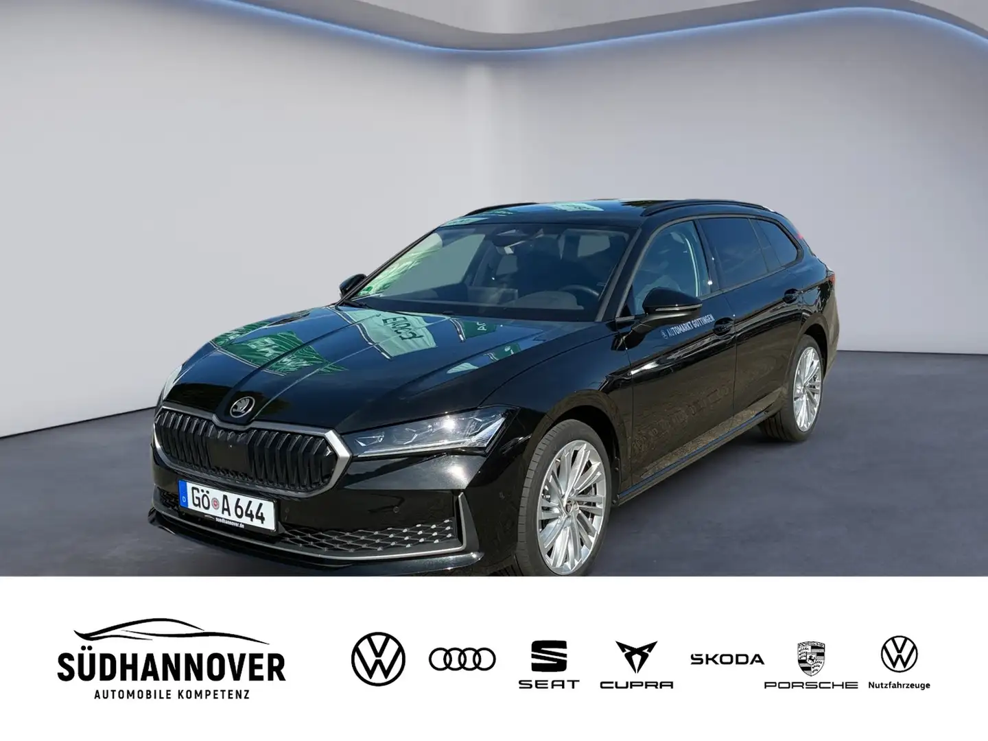 Skoda Superb COMBI SELECTD142/2.0A7A 2.0 TDI 142kW 4x4 Selec... Schwarz - 1