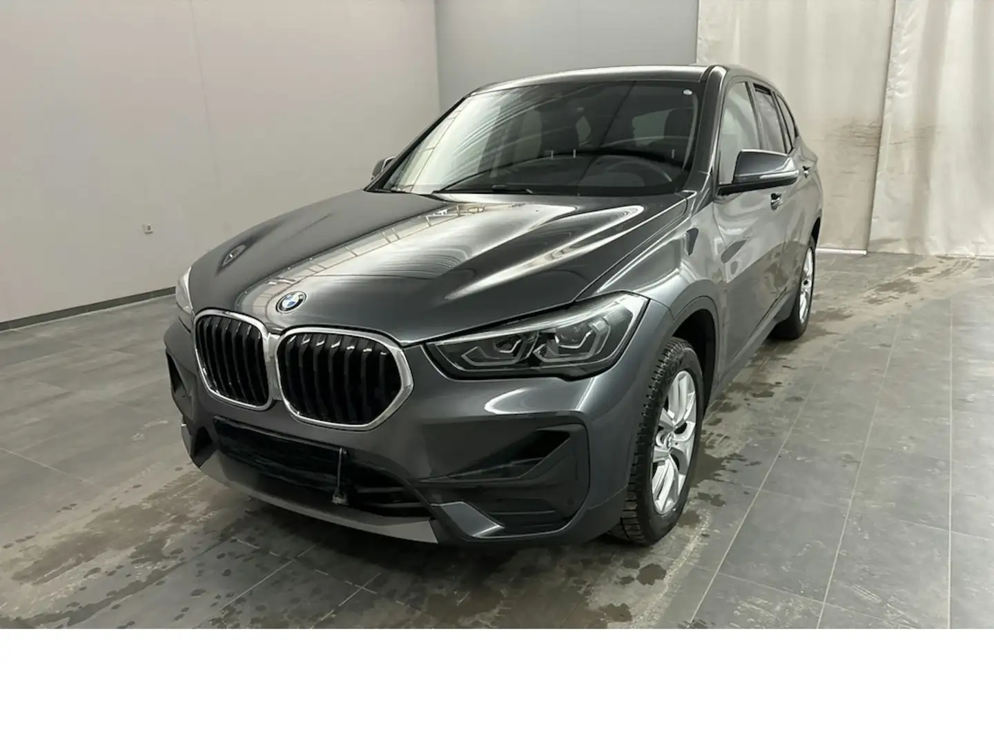 BMW X1 sDrive 18 i Advantage Steptronic Grau - 1