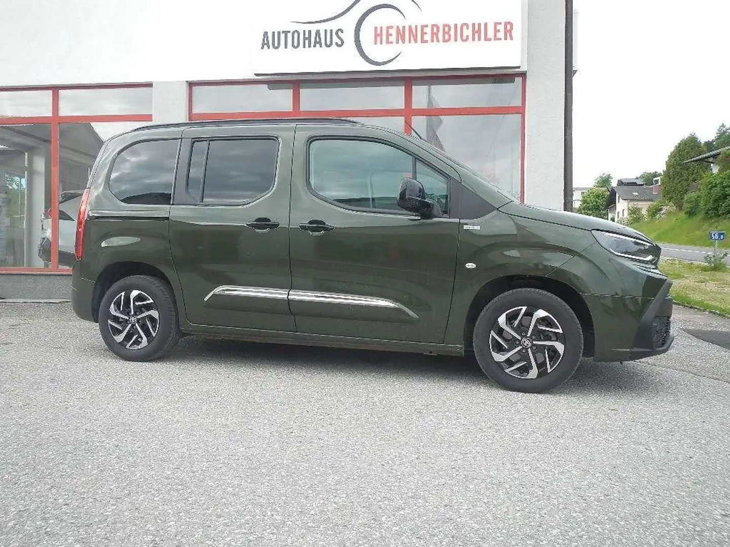 Toyota Proace City Proace City Verso L1 1,5 D4D 102 Family Family Grün - 2