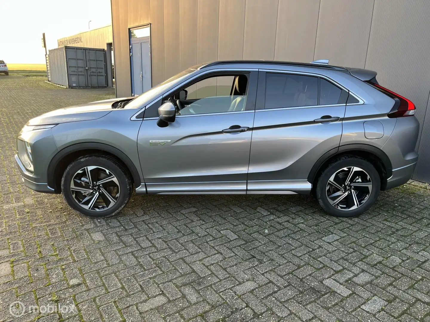 Mitsubishi Eclipse Cross 2.4 PHEV Prestige Gris - 2