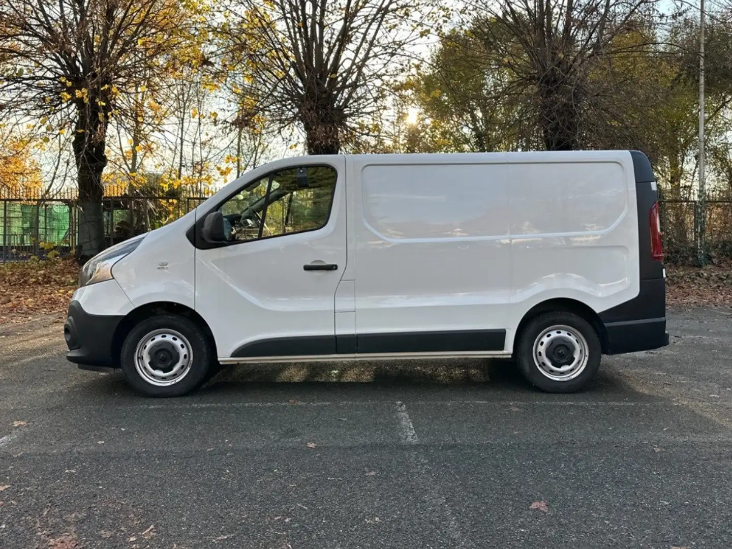 Renault Trafic FG DC L1 H1 T29 dCi 120 ICE Plus Wit - 2