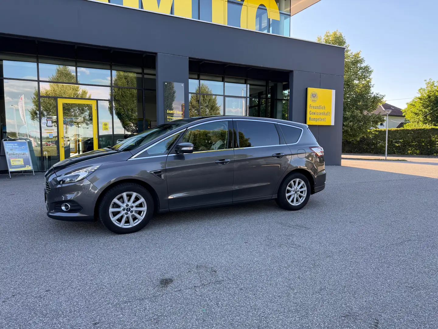 Ford S-Max S-MAX Titanium 2.0 EcoBlue SCR Aut. Titanium Grau - 1