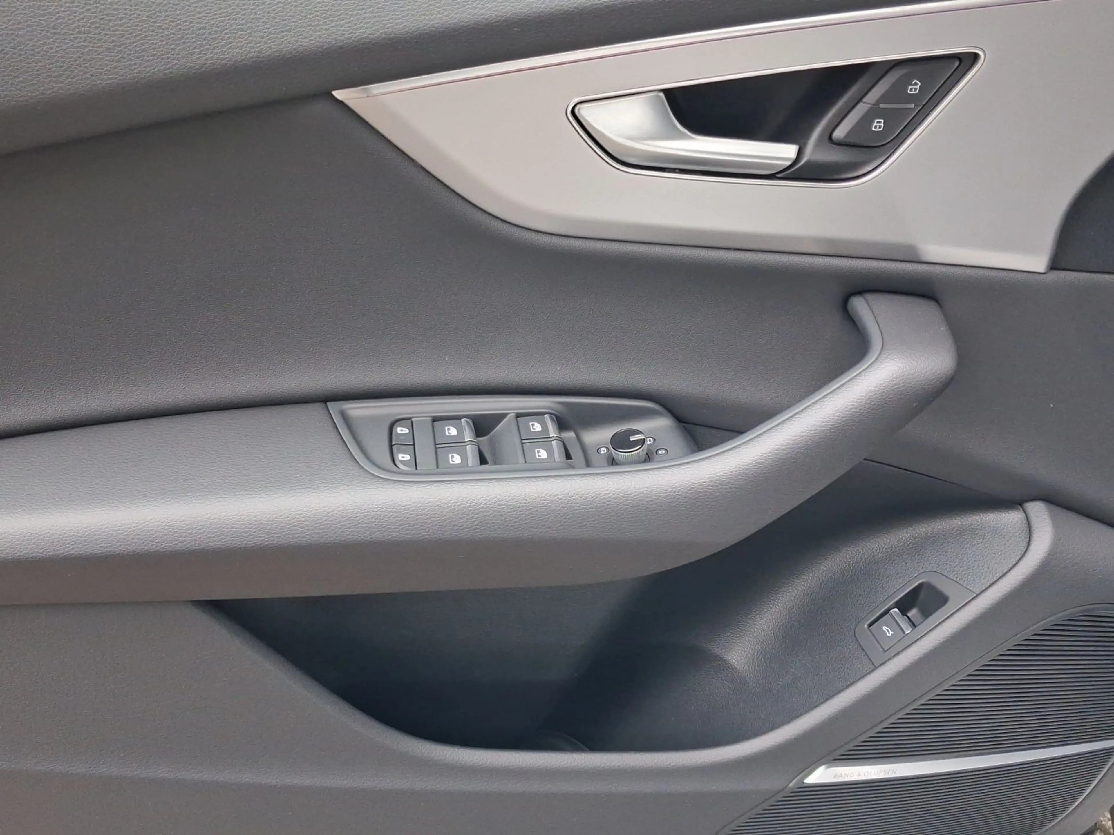 Audi Q8 55 TFSI Q AHK LM19 BuO OPS+ MATRIX — photo 8