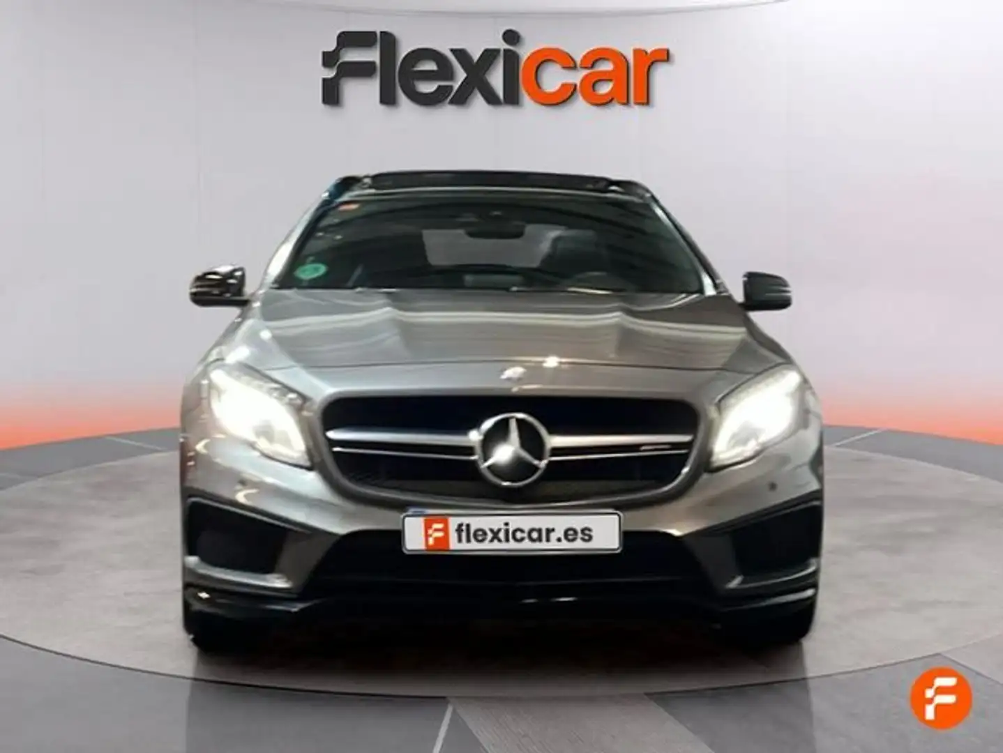 Mercedes-Benz GLA 45 AMG 4Matic 7-DCT Gris - 2