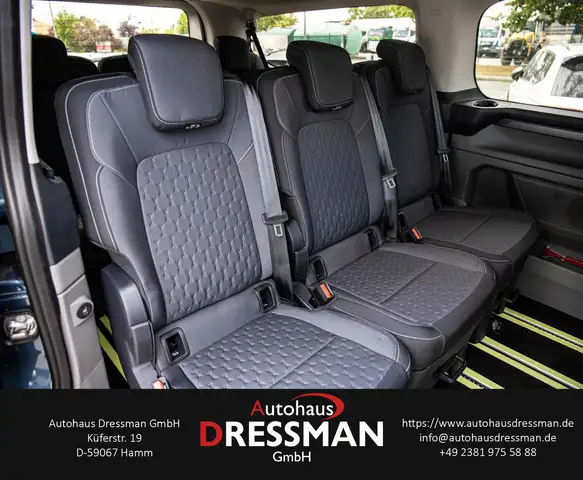 Ford Tourneo Custom view 12