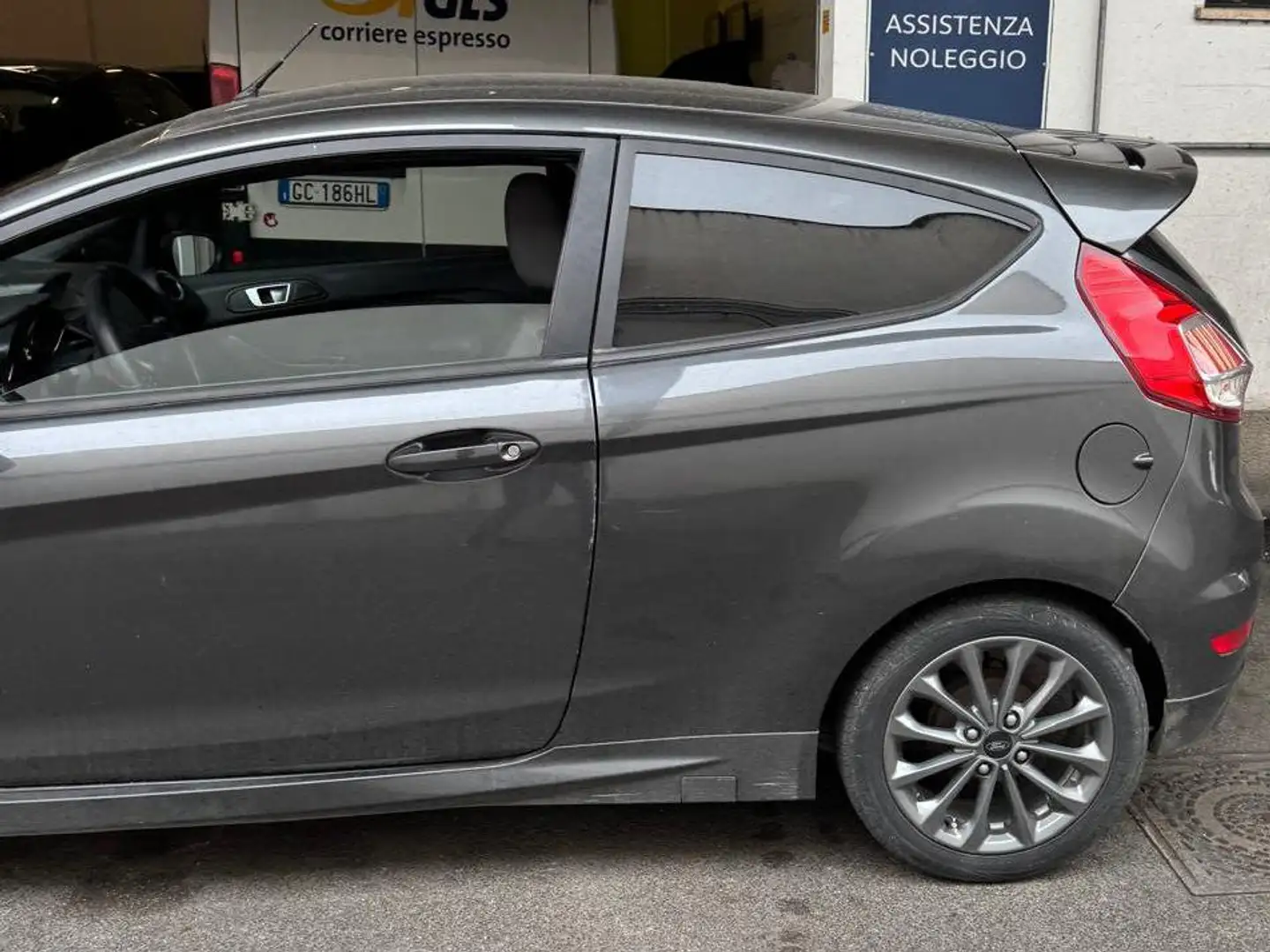 Ford Fiesta Fiesta 3p 1.5 tdci ST-line 75cv Grijs - 2