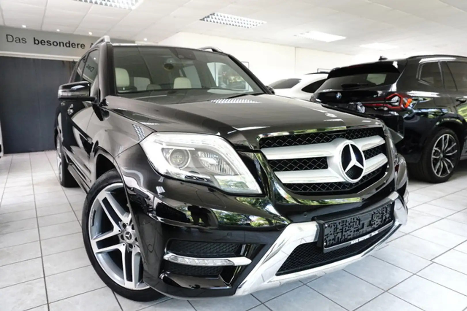 Mercedes-Benz GLK 350 4M AMG Line BI-XENON PANO MEMORY H&K NAVI Noir - 1